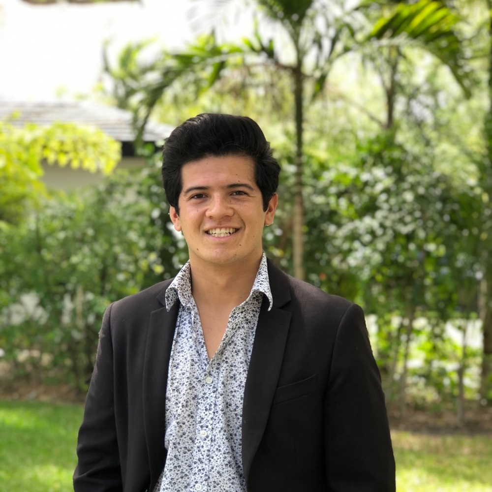 Meet your Posher, Dakota